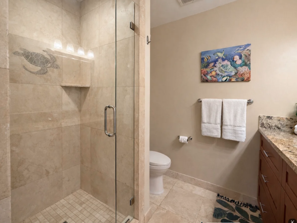 Luxurious 6-Bedroom Retreat in Kaanapali